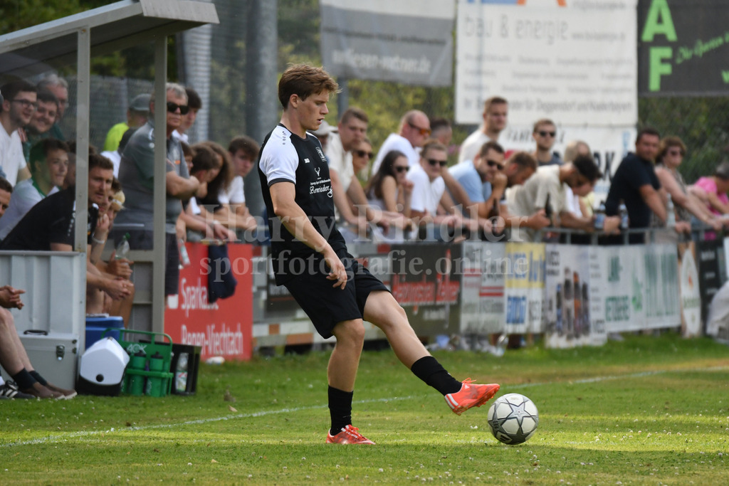 SpVgg GW Deggendorf | Maximilian Eichlinger (SpVgg GW Deggendorf #27) - Realisiert mit Pictrs.com
