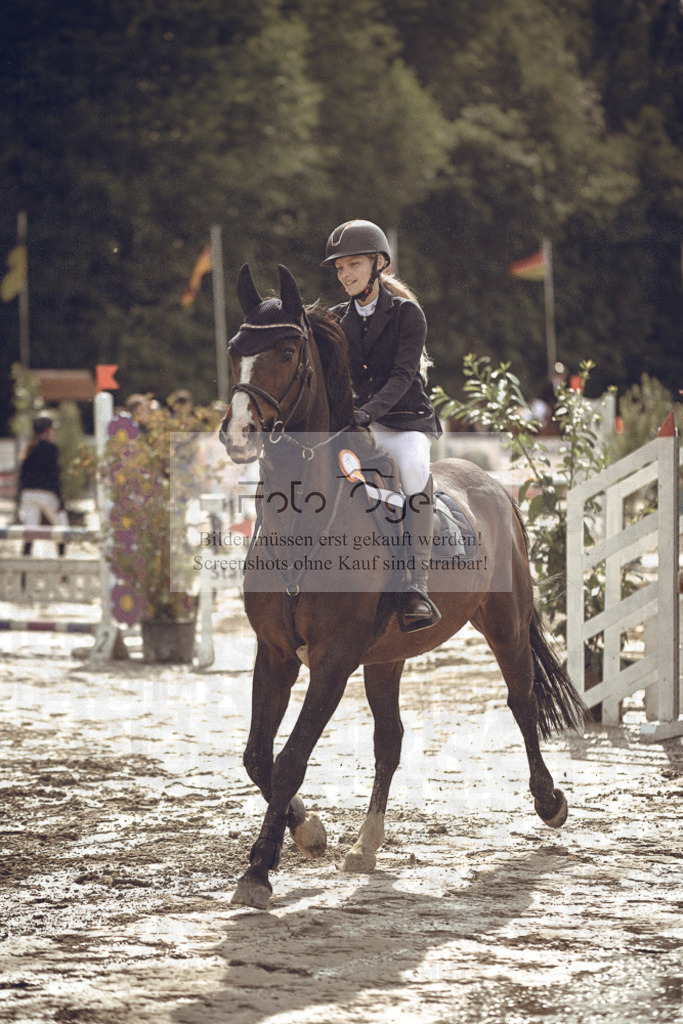 20240531-DOS_8874 | Entdecke hochwertige Reitturnierfotos von Foto Oger. Professionell, emotional und authentisch – jetzt Lieblingsmomente im Shop bestellen.Deutschlandweite Turnierfotografie. - Realisiert mit Pictrs.com