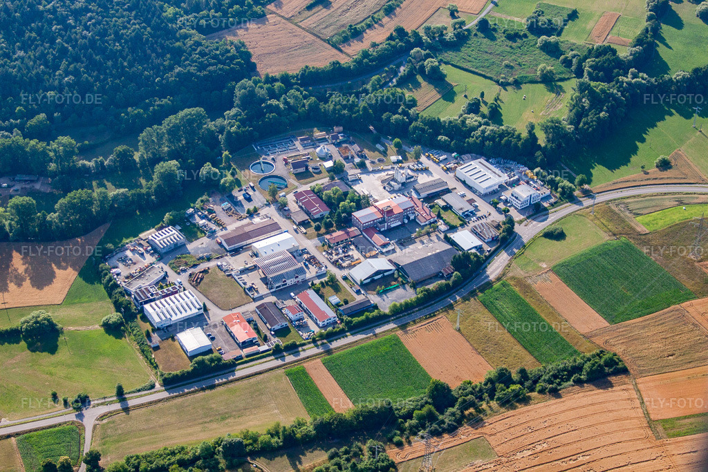 Luftbild: Industriegebiet an der Pfinz im Ortsteil Dietenhausen in Keltern im Bundesland Baden-Württemberg in Deutschland. Foto: IMG_69906.jpg vom 06.07.2014 durch Werner Riehm/FLY-FOTO.de