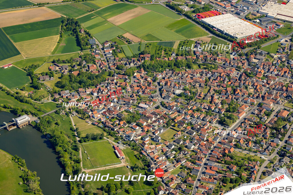 Luftaufnahme von Knetzgau - Die Luftaufnahme wurde 2025 vom UL-Flugzeug heraus erstellt ( keine Drohne ) - Hochauflösende Luftaufnahme - für professionelle Ausdrucke geeignet. Die Geschenkidee !Mit Lizenz und Bildrechte bestellbar
