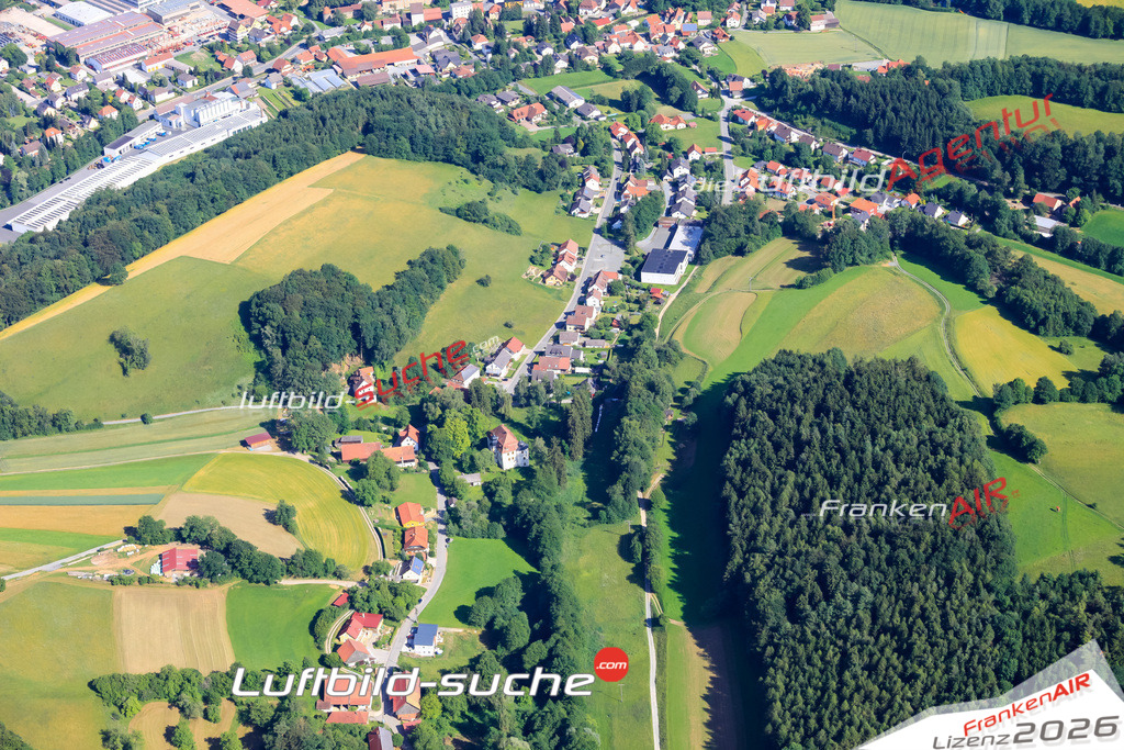 Die Luftaufnahme der Stadt Weismain wurde vom UL-Flugzeug heraus erstellt ( keine Drohne )- hohe Auflösung für beste Qualität