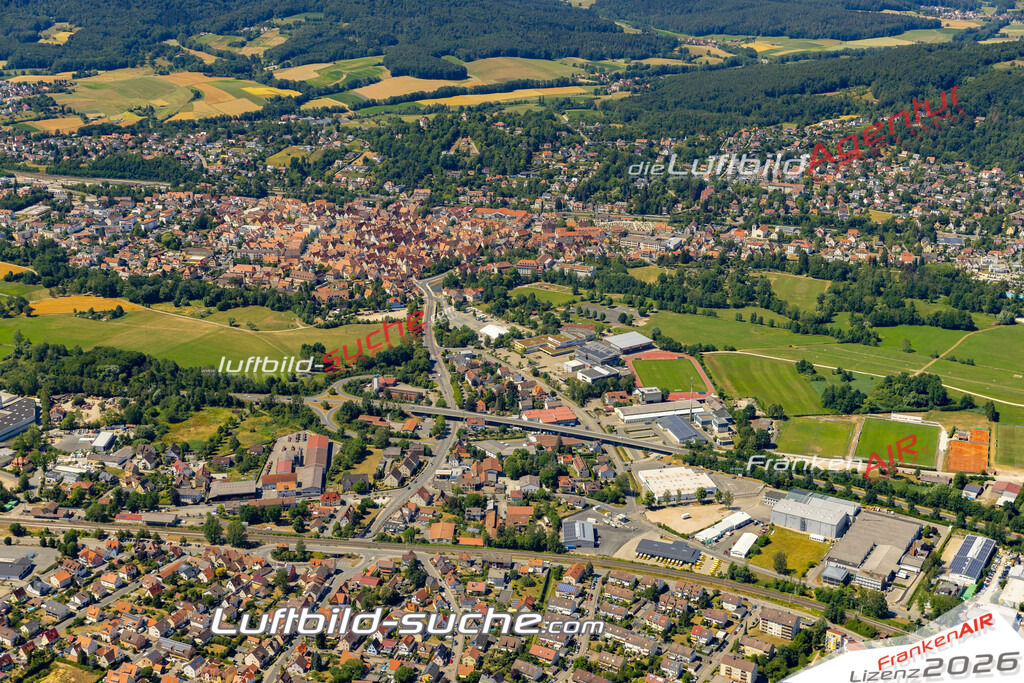 Aktuelles Luftbild von  Hersbruck - Die Luftaufnahme wurde 2022 mittels UL-Flugzeug erstellt ( keine Drohne ) - hochauflösende Kamera-Systeme von  Canon -Beste Qualität - Für grossformatige Ausdrucke geeignet. Die Geschenkidee !