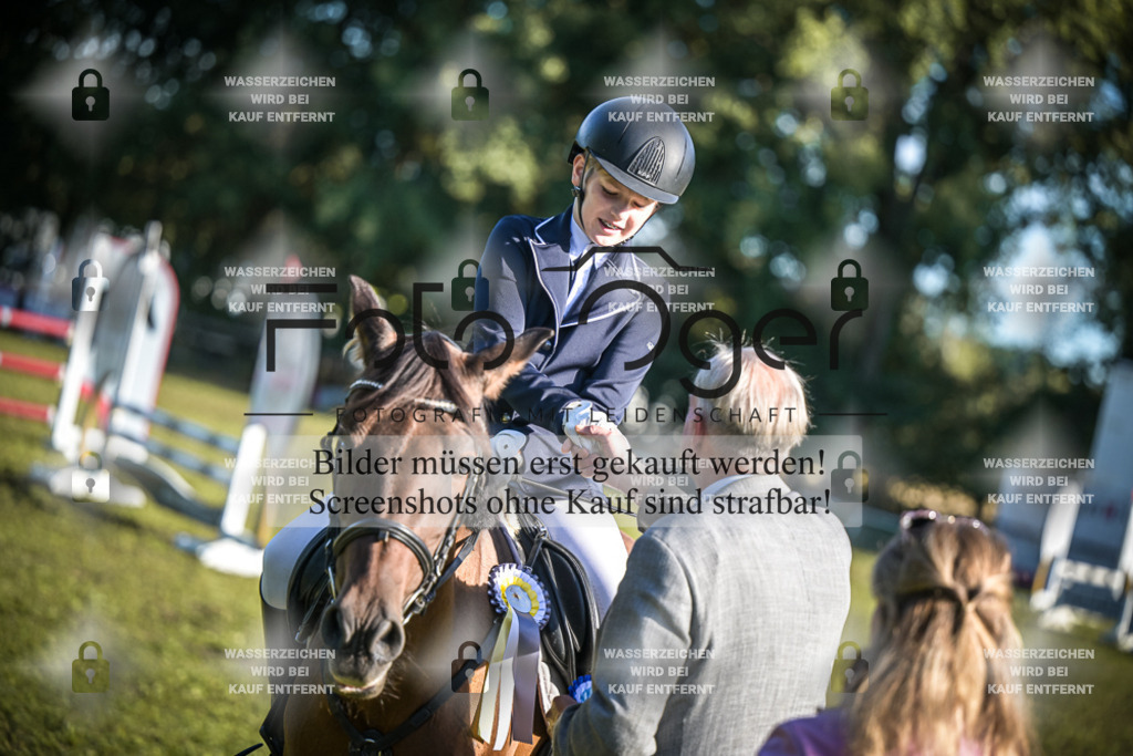 DOS_0015 | Entdecke hochwertige Reitturnierfotos von Foto Oger. Professionell, emotional und authentisch – jetzt Lieblingsmomente im Shop bestellen.Deutschlandweite Turnierfotografie. - Realisiert mit Pictrs.com