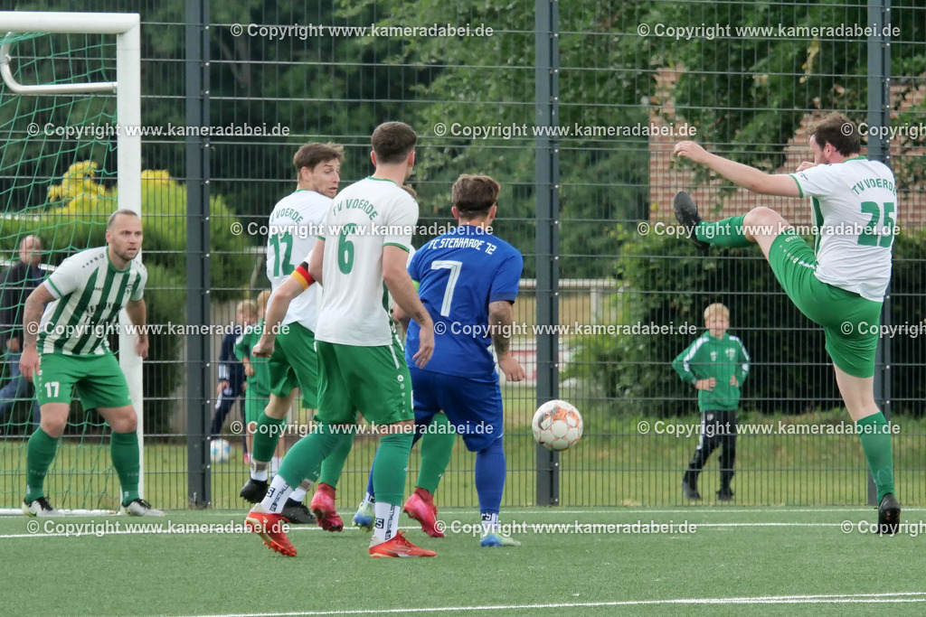 Fußball : Bezirksliga : TV Voerde - FC Sterkrade 72 | Fußball : Bezirksliga : TV Voerde - FC Sterkrade 72 am 25.05.2025 in Voerde - Realisiert mit Pictrs.com