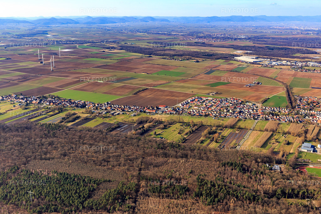 Luftbild: Saarstraße und Am Höhenweg von Südosten in Kandel im Bundesland Rheinland-Pfalz in Deutschland. Foto: IMG_097211.jpg vom 10.03.2017 durch Werner Riehm/FLY-FOTO.de