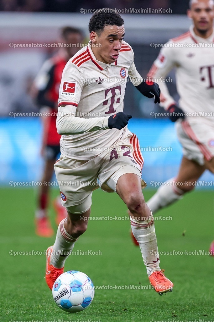 Lev15022501299 | 15.02.2025, Fußball, Bayer 04 Leverkusen - FC Bayern München, 1. Fußball Bundesliga, 22. Spieltag, BayArena, Saison 2024 2025: Jamal Musiala (FC Bayern #42)DFB regulations prohibit any use of photographs as image sequences and or quasi-video.