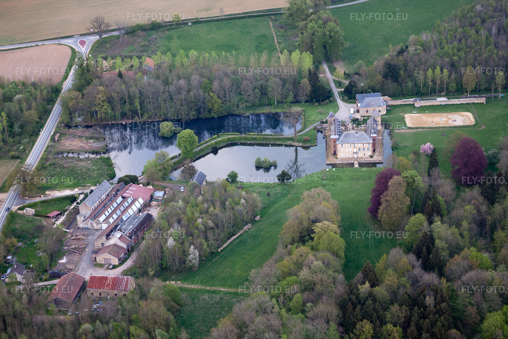 Vue aérienne: Vue de la ville à Rubécourt-et-Lamécourt dans le département Ardennes, France. Photo: IMG_39827.jpg prise le 16/04/2011 par Werner Riehm/FLY-FOTO.eu – Résolution de l'original: 4752 x 3168 px