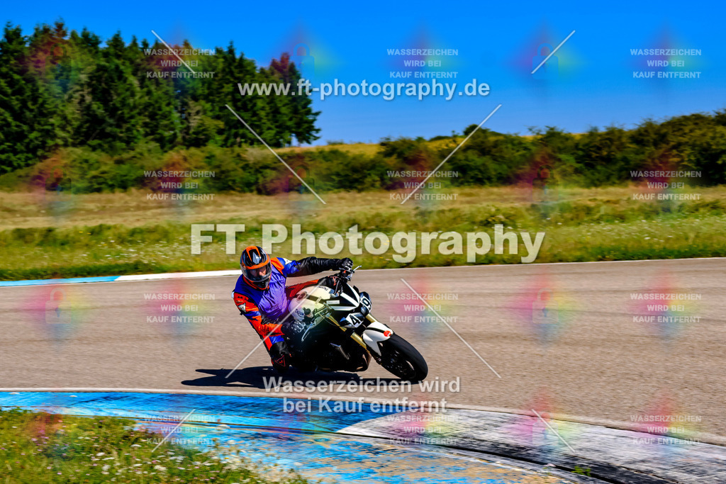 049-2931 | Hier findet Ihr Bilder von Touristenfahrten auf der Nürburgring Nordschleife oder von anderen Veranstaltungen die ich besucht habe. Viel Spass beim Durch Schauen 