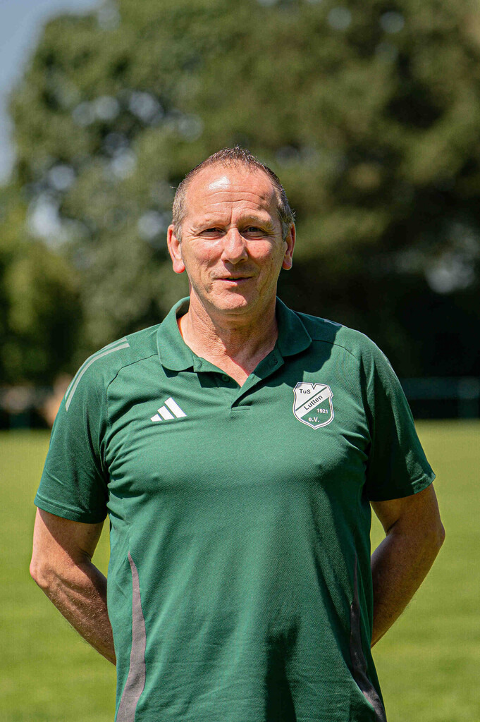 Fußball I Herren I Saison 2026-2027 I Mannschaftsfoto I TuS Lutten I Bezirksliga Weser-Ems 4 I 29611 | jns.sportfotos - Realisiert mit Pictrs.com