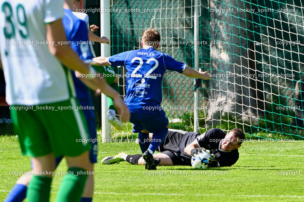 SV Donau vs. Union Matrei | #22 Thomas Riepler Union Matrei, #1 Julian Weiskopf Union Matrei, SV Donau vs. Union Matrei, SV Donau vs. Union Matrei am 03.05.2026 in Klagenfurt (Sportplatz Donau), Austria, (Photo by Bernd Stefan)