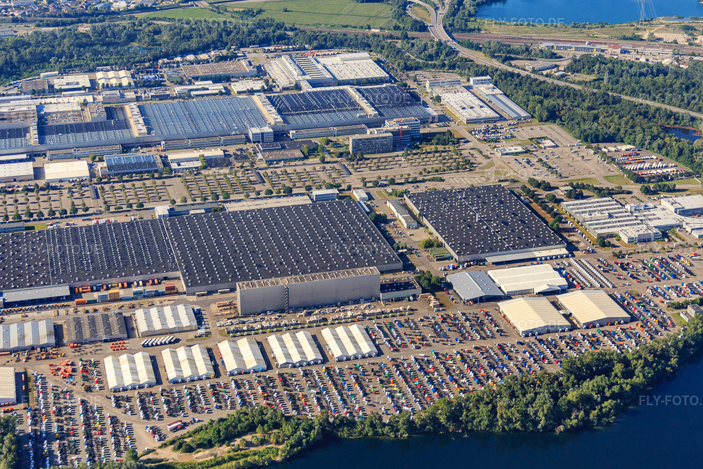 Luftbild: Daimler LKW Werk von Norden in Wörth am Rhein im Bundesland Rheinland-Pfalz in Deutschland. Foto: IMG_093071.jpg vom 13.08.2016 durch Werner Riehm/FLY-FOTO.deBack to the top