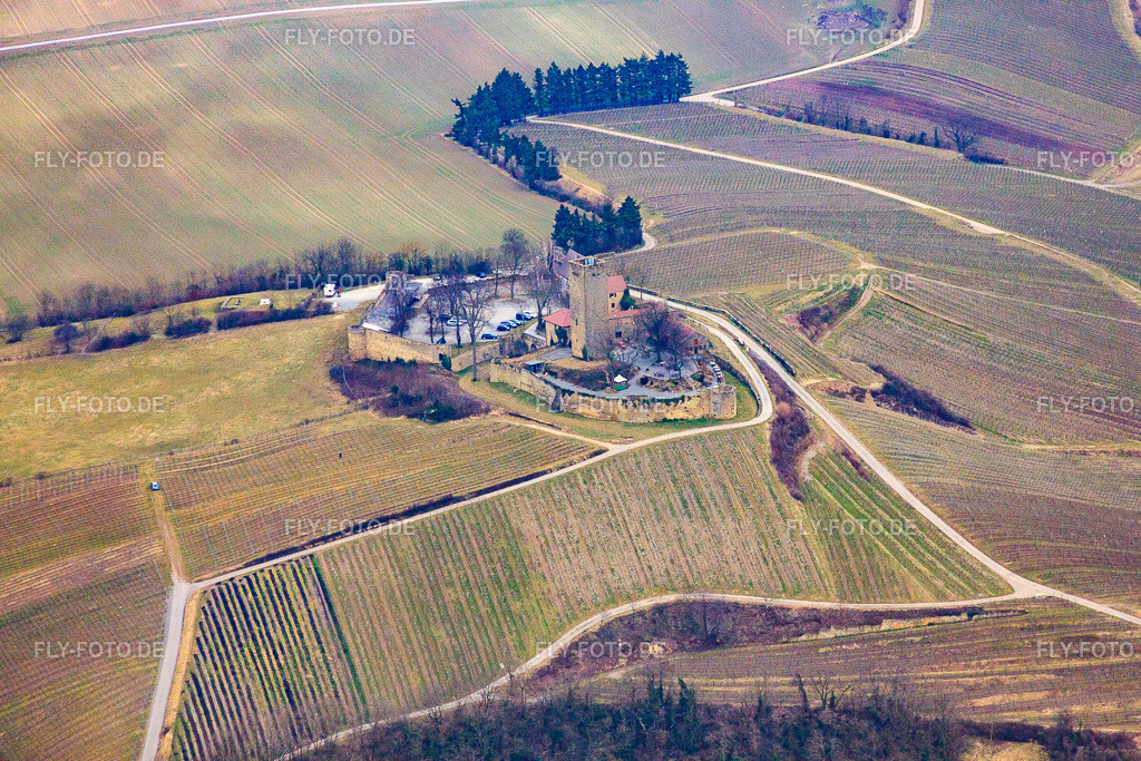 Burg Ravensburg (Sulzfeld) https://www.burgrestaurant-ravensburg.de/ | Luftbild: Burg Ravensburg (Sulzfeld) https://www.burgrestaurant-ravensburg.de/ in Sulzfeld im Bundesland Baden-Württemberg in Deutschland. Foto: IMG_38229.jpg vom 12.03.2011 durch Werner Riehm/FLY-FOTO.de - Realisiert mit Pictrs.com