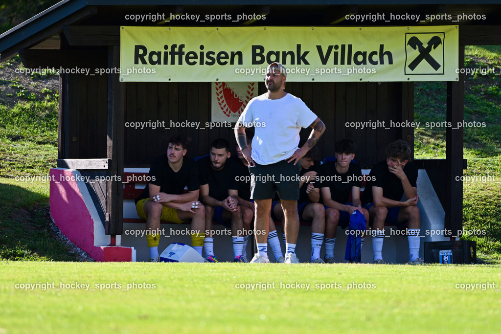 ATUS Nötsch vs. Thal Assling | Spielerbank Thal Assling, Headcoach Thal Assling Martin Abwerzger, ATUS Nötsch vs. Thal Assling, ATUS Nötsch vs. Thal Assling am 31.08.2025 in Nötsch (Dobratsch Arena), Austria, (Photo by Bernd Stefan)