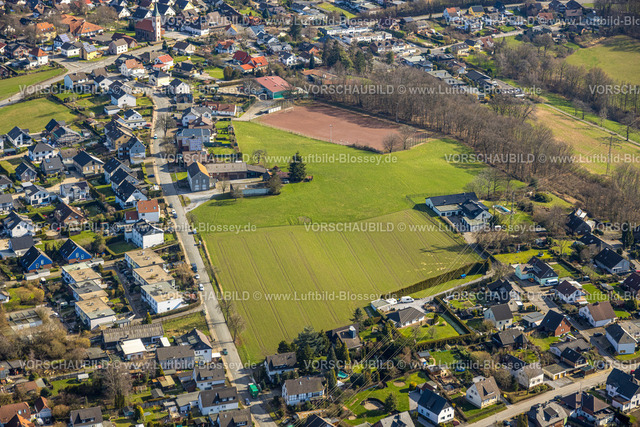 Froendenberg230214415 | Luftbild, Ortsansicht Hohenheide mit Sportplatz und Ackerfläche für geplantes Baugebiet, Herz-Jesu Kirche, Hohenheide, Fröndenberg, Ruhrgebiet, Nordrhein-Westfalen, Deutschland