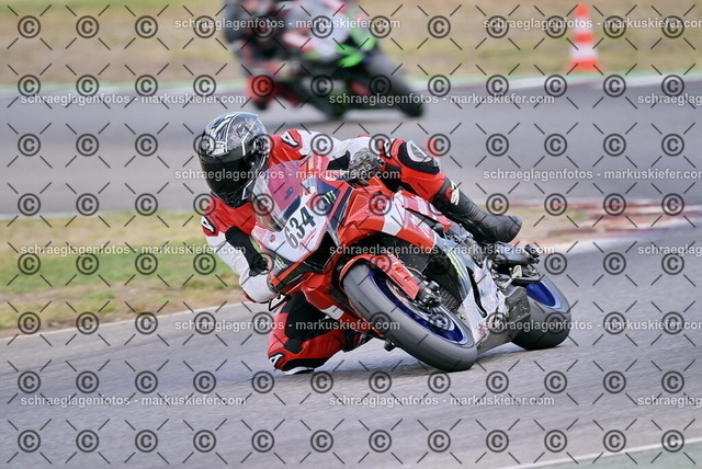26bt05-1840 | markuskiefer.com - Realisiert mit Pictrs.com