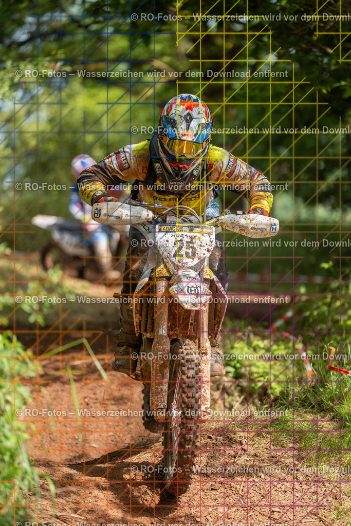 Wolfshausen 4 Lauf -1611 | Sportfotografie von RO-Fotos: Motorsport, Motocross, Enduro, Laufveranstaltungen und Triathlon. Professionelle Fotos von Sportlern und Events. - Realisiert mit Pictrs.com