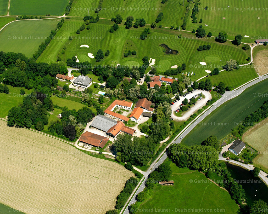 2600369 | HAIMING 09.06.2006 Gelände des Golfplatz " Golfclub Altötting-Burghausen e.V. - Course Schloss Piesing " im Ortsteil Piesing in Haiming im Bundesland Bayern, Deutschland. Weiterführende Informationen bei: GC Altötting-Burghausen e. V.. // Grounds of the Golf course at " Golfclub Altoetting-Burghausen e.V. - Course Schloss Piesing " in the district Piesing in Haiming in the state Bavaria, Germany. Further information at: GC Altoetting-Burghausen e. V.. Foto: Gerhard Launer
