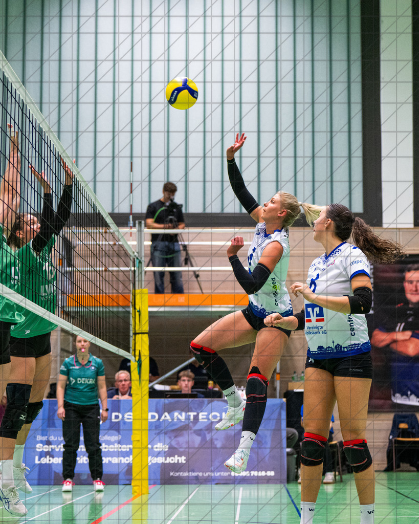 2. VBLF Nord 25/26 | SPT 02 (#4011) | VC Osnabrück vs. USC Münster II | LAMMERS Lisa (VC Osnabrück e.V. #3) //  27.09.25: 2. VBLF Nord 25/26 | SPT 02 (#4011) | VC Osnabrück vs. USC Münster II / Osnabrück / Deutschland  //   CREDIT:www.bullenfotos.de, Martin König, Hörner Weg 40, D-49078 Osnabrück, +4917663732967 // Nutzung und Weitergabe nur zu den vereinbarten Zwecken. Presseanfragen an Ersteller. Alle Rechte beim Ersteller. Honorierung nach MFM. - Realisiert mit Pictrs.com