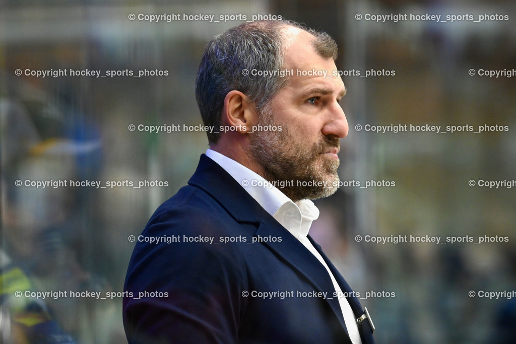 EC IDM Wärmepumpen VSV vs. HC Pustertal | Headcoach HC PUSTERTAL JASPERS JASON, EC IDM Wärmepumpen VSV vs. HC Pustertal, EC IDM Wärmepumpen VSV vs. HC Pustertal am 15.11.2024 in Villach (Stadthalle Villach), Austria, (Photo by Bernd Stefan)