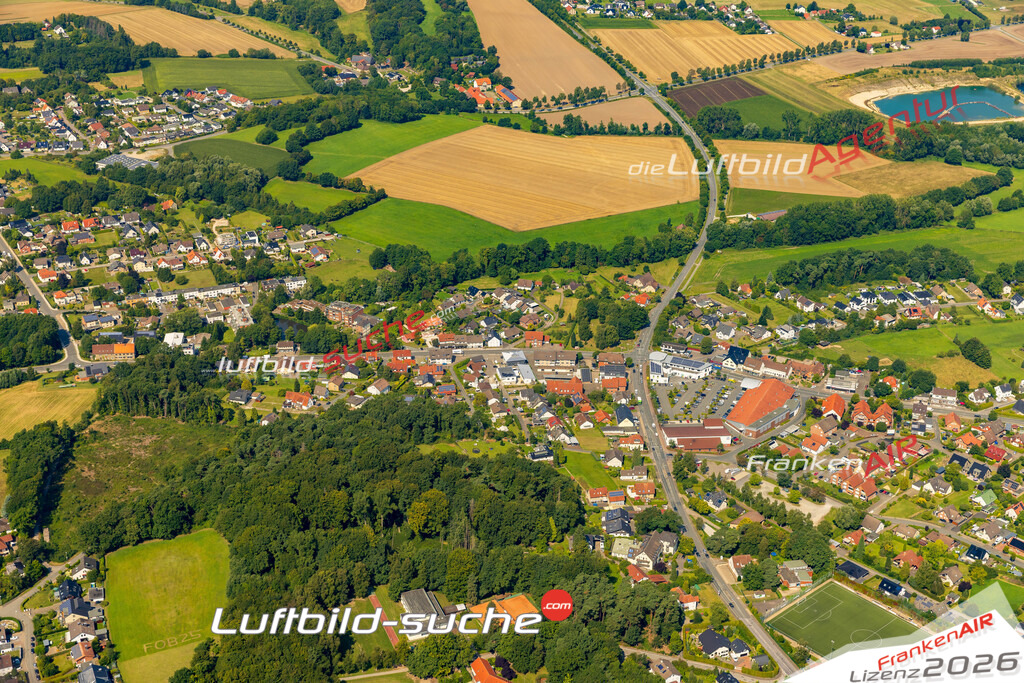 Pivitsheide Detmold Bild- Das Luftbild wurde 2025 vom UL-Flugzeug heraus erstellt ( keine Drohne bzw. Drohnenaufnahme ) - Hochauflösende Luftaufnahme -Nicht vergleichbar mit Google Maps oder Satelittenbilder- Die Geschenkidee !Mit Lizenz und Bildrechte bestellbar - CC
