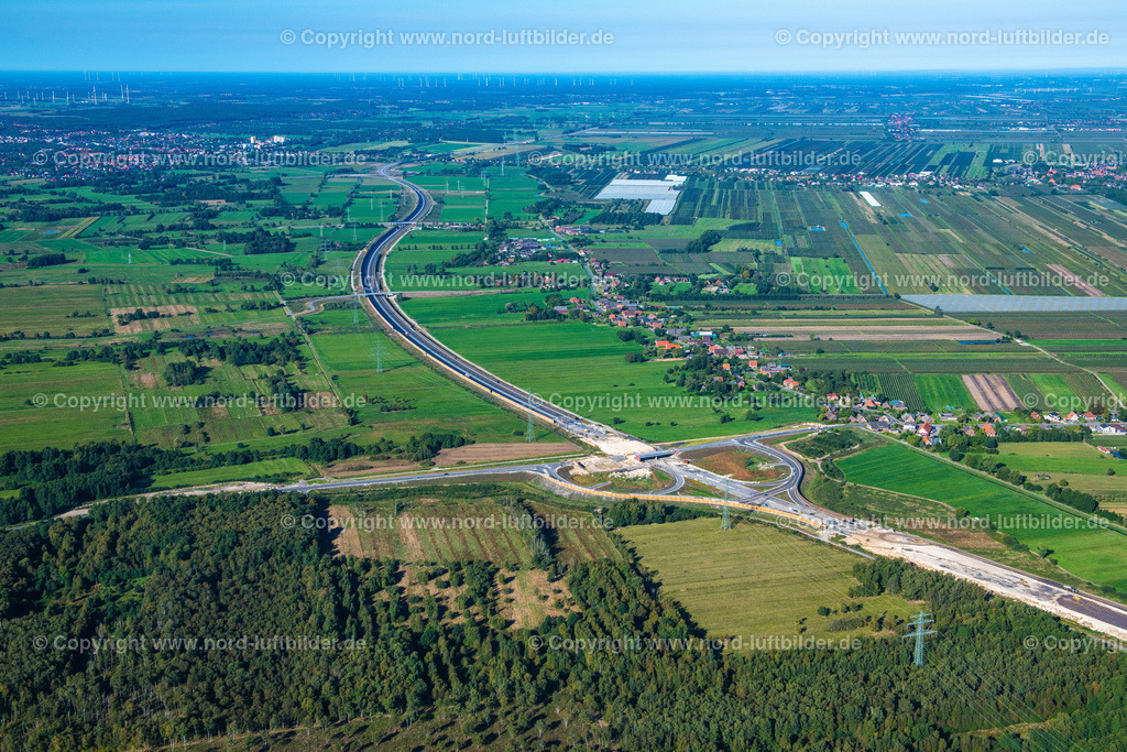 Neu_Wulmstorf_Bau_der_Anschlussstelle_A26_ELS_4026220922 | NEU WULMSTORF 22.09.2022 Baustelle zum Neubau am Autobahn- Streckenverlauf der BAB Abfahrt A26 in Neu Wulmstorf im Bundesland Niedersachsen, Deutschland. Weiterführende Informationen bei: DEGES Deutsche Einheit Fernstraßenplanungs- und -bau GmbH,  Die Autobahn GmbH des Bundes Niederlassung Nord,  Landkreis Stade. // Construction site for new construction on the motorway route of the motorway exit A26 in Neu Wulmstorf in the state of Lower Saxony, Germany. Further information at: DEGES Deutsche Einheit Fernstrassenplanungs- und -bau GmbH,  Die Autobahn GmbH des Bundes Niederlassung Nord,  Landkreis Stade. Foto: Martin Elsen