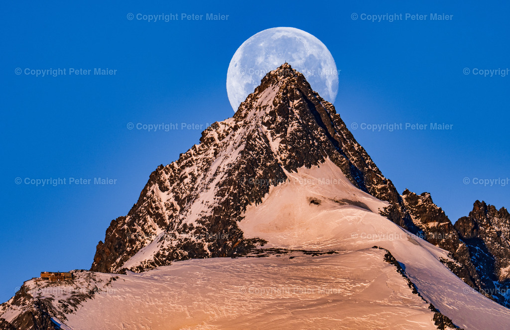 Geiler Mond über Glockner | Vollmond im Morgengrauen von Heiligenbluzt aus
