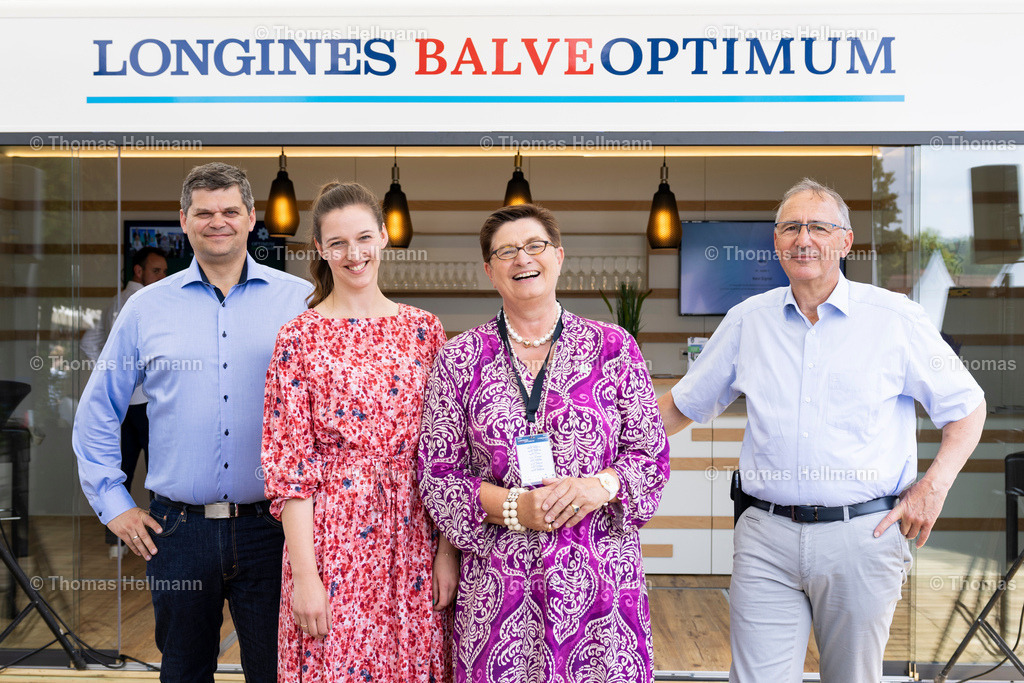 TH_Dorfenergie Genossenschaft Mellen EG_ Green Circle Award_8692 | Longines Balve Optimum 2023 am 09.06.23 in Balve, Schloss Wocklum, Thomas Hellmann, Dorfenergie Genossenschaft Mellen EG, Green Circle Award