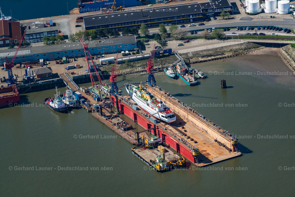 3800988 | Mützelfelder Werft im Amerikahafen, Cuxhaven