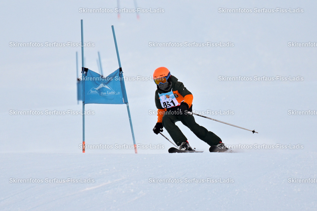 SRF_25.12.2025_0165 | Skirennfotos,Serfaus,Fiss,Ladis,Kinderskirennen,Winter,Tirol,Oberland,skirace,SFL,feelfree,weil wir's genießen,ski,Ski,skifahren,Sonnenplateau, - Realisiert mit Pictrs.com