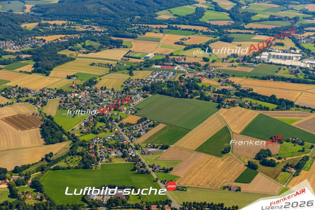 Luftaufnahme Schwenningdorf Rödinghausen - Die Luftaufnahme wurde 2025 vom UL-Flugzeug heraus erstellt ( ohne Drohne ) - Hochauflösende Luftaufnahme - für professionelle Ausdrucke geeignet. Die Geschenkidee !Mit Lizenz und Bildrechte bestellbar