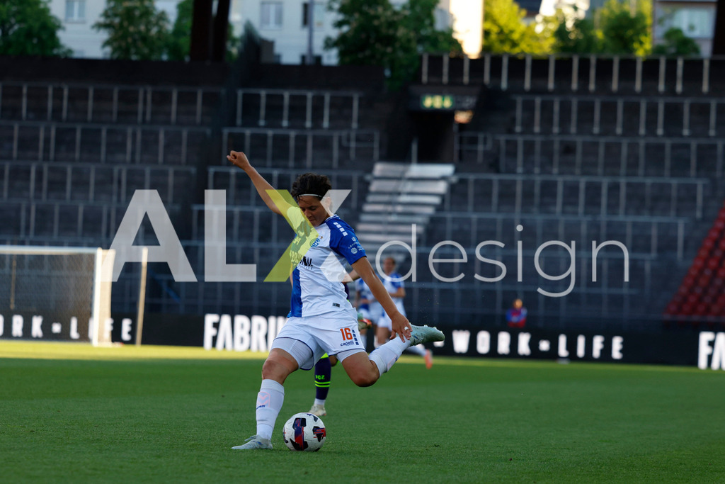 GC Zürich vs FC Zürich - AXA Women’s Super League Playoffs - Stadion Letzigrund | EMANUELA PFISTER of Grasshopper Club Zürich during the AXA Women’s Super League Playoffs quarter-final second leg between GC Zürich and FC Zürich at Stadion Letzigrund, Zurich, Switzerland. - Realisiert mit Pictrs.com