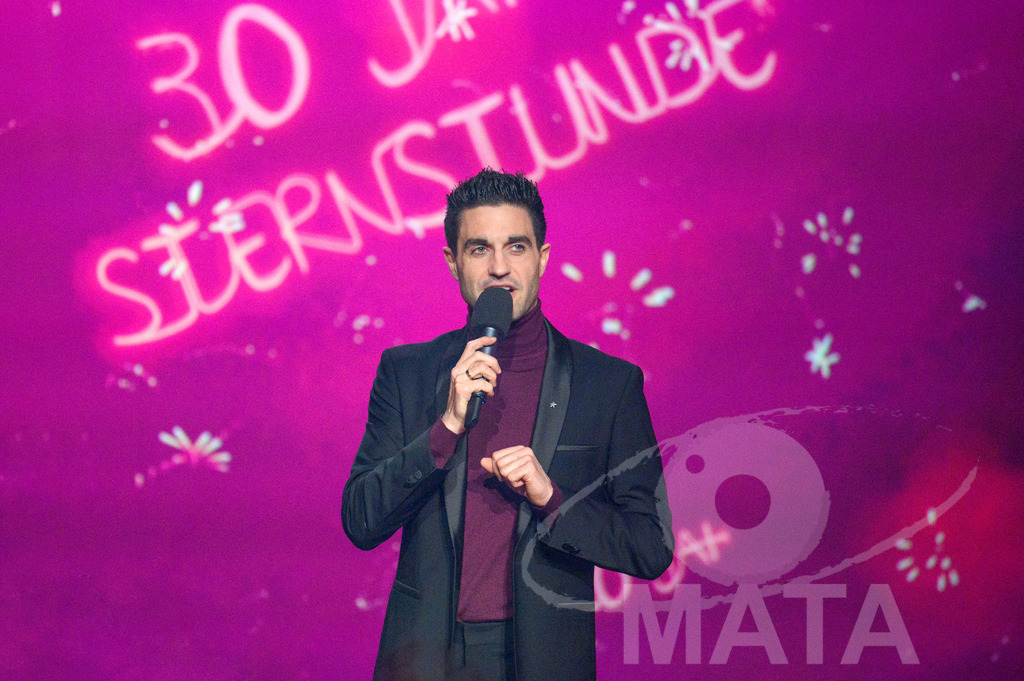 _DWA1371 | Dominik Glöbl bei '30 Jahre Sternstunden-Gala 2023' in der Frankenhalle. Nürnberg, 15.12.2023 - Realisiert mit Pictrs.com