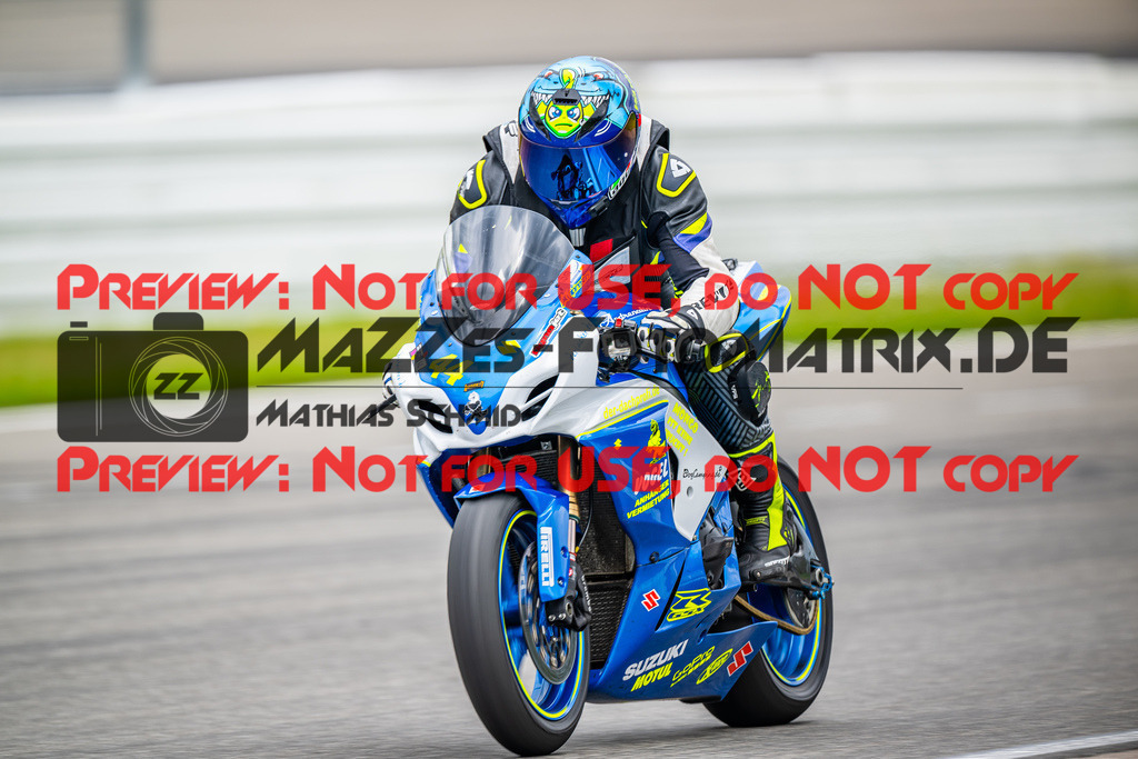 MaZZes_FotoMatrix_240702_6007705_8233 | WEISS