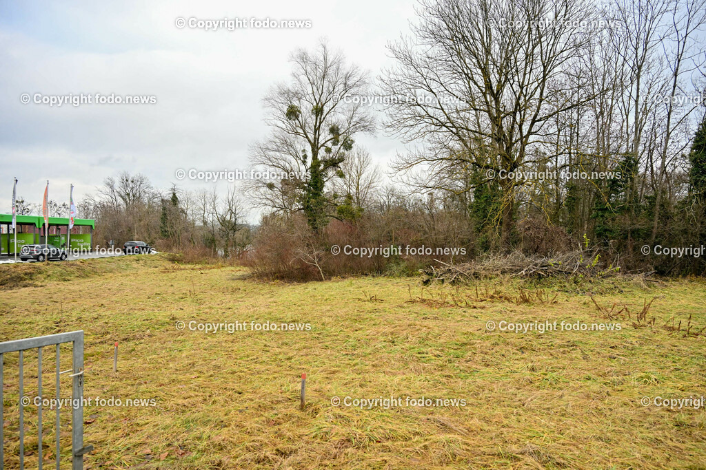 Linz_ Baubesprechung McDonalds KLM-Ebelsberg_ 15.12.2023-6 | 15.12.2023, Linz, AUT, Kleinmuenchen-Ebelsberg, im Bild Baubesprechung McDonalds KLM-Ebelsberg, Standort an der Wiener Strasse naechst Turmoel Tankstelle

vorgesehene Flaeche fuer Neubau McDonalds Restaurant