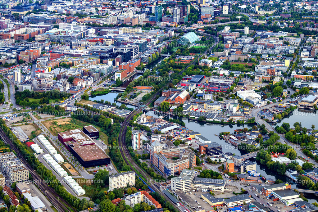 Hamburg_Rothenburgsort_Billstrasse_ELS_5243200925 | HAMBURG 20.09.2025 Eisenbahn- Brückenbauwerk zur Streckenführung der Bahn- Gleise " Billstraße " an der Straße Michelsenweg in Hamburg, Deutschland. // Railway bridge building to route the train tracks " Billstrasse " on street Michelsenweg in Hamburg, Germany. Foto: Martin Elsen