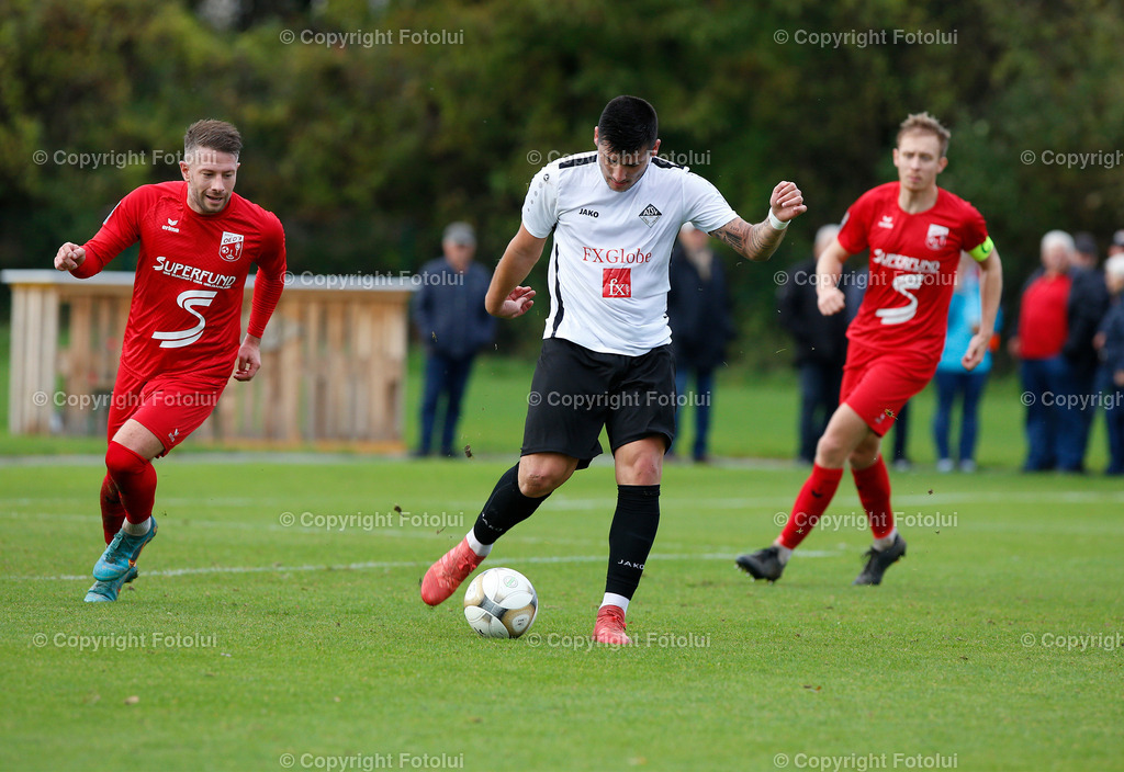 A_LUI_221022_19 | SPORT,FUSSBALL,LT1 OOE LIGA ASKOE OEDT-ATSV STADL-PAURA 22.10-2022 IM BILD: BUENYAMIN MANUEL SCHMIDL  (OEDT) UNDZORAN RADICEVIC  (STADL-PAURA) FOTO:FOTOLUI