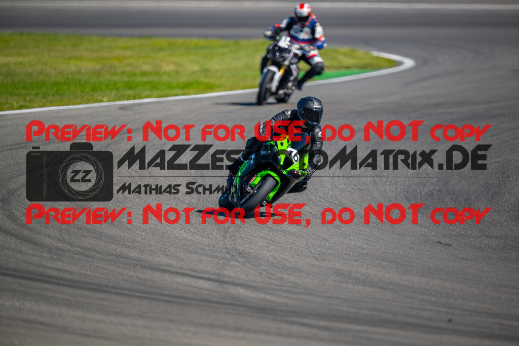 MaZZes-Fotomatrix-20260523-113664 | GRUEN