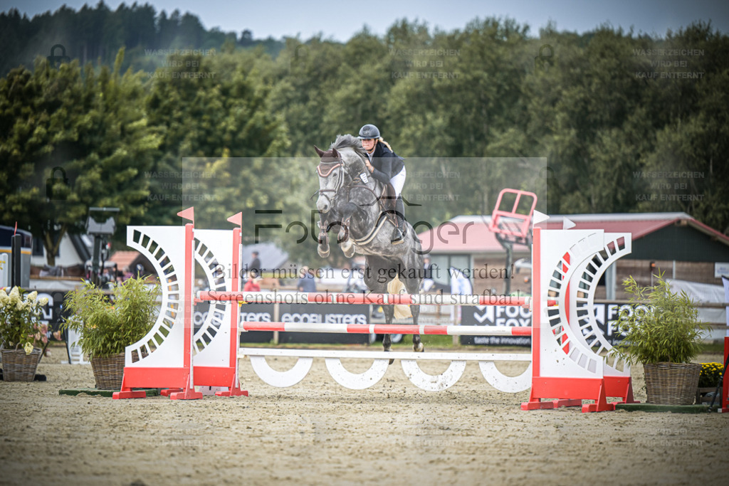 DOS_1833 | Entdecke hochwertige Reitturnierfotos von Foto Oger. Professionell, emotional und authentisch – jetzt Lieblingsmomente im Shop bestellen. - Realisiert mit Pictrs.com