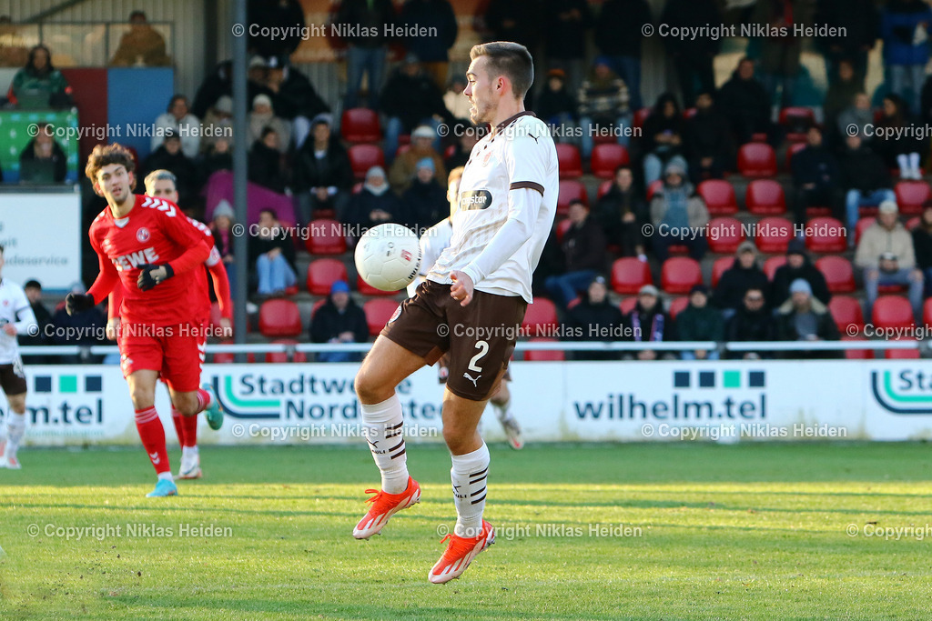 NH_FCEintrachtNorderstedt_FCStPauliU23_RegionalligaNord_30112024 | #2 Luca Günther (FC St. Pauli U23)Fußball I Herren I Regionalliga Nord I Saison 2024-2025 I 21. Spieltag I FC Eintracht Norderstedt - FC St. Pauli U23 I 30.11.2024 I Edmund-Plambeck-Stadion
