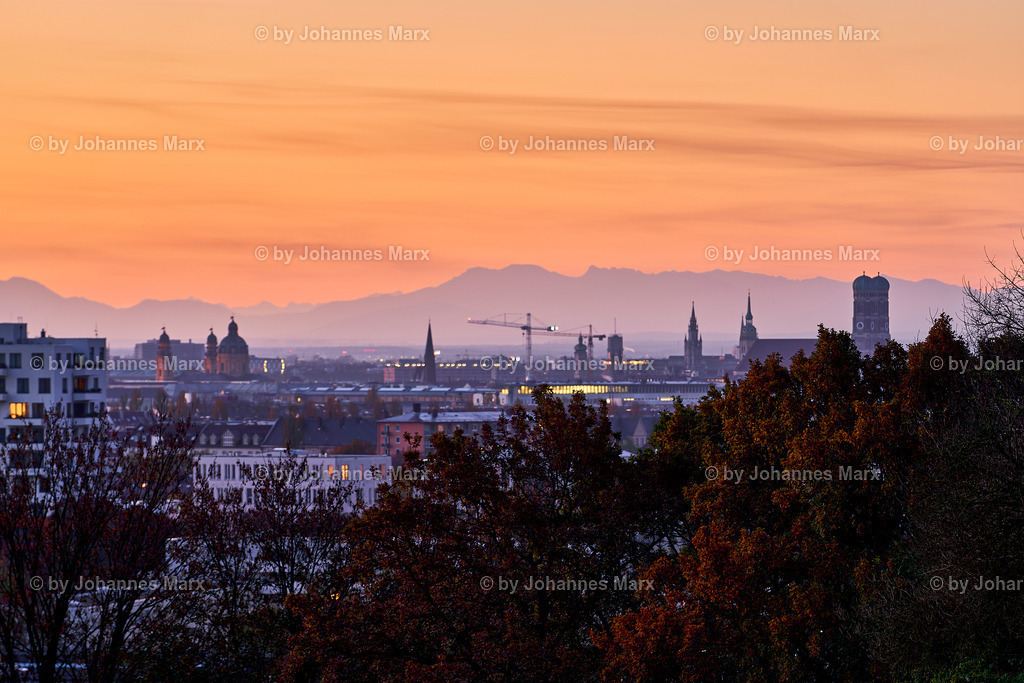 298-221030_31-Architektur München und Olympiapark-by_Johannes Marx | Professionelle Landschaftsfotografie, Inneneinrichtung, Kunst für Ihre Wohnung, Kanzlei, Praxis oder als Geschenk. Aussuchen und einfach liefern lassen. Raumgestaltungsberatung auf Anfrage. - Realisiert mit Pictrs.com
