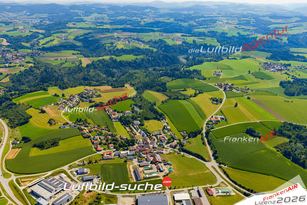 Hundsdorf Thyrnau Bild- Das Luftbild wurde 2025 vom UL-Flugzeug heraus erstellt ( keine Drohnen Bilder! ) - Hochauflösende Luftaufnahme -Nicht vergleichbar mit Google Maps oder Satelittenbilder- Die Geschenkidee !Mit Lizenz und Bildrechte bestellbar