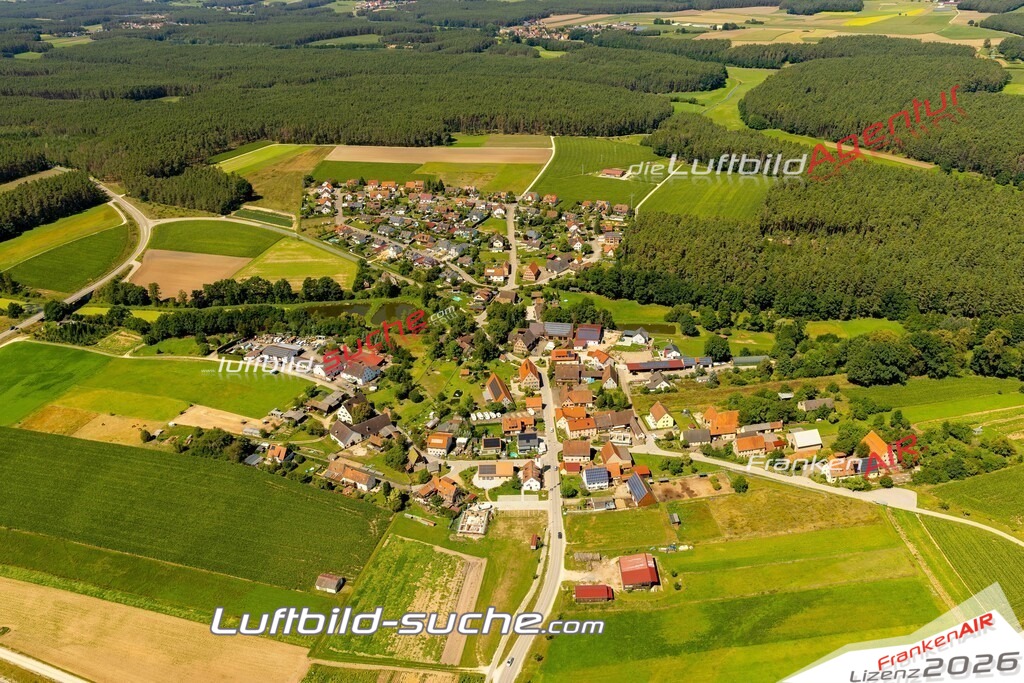 Das Luftbild zeigt : Aurau Büchenbach - Die Luftaufnahme wurde 2023 vom UL-Flugzeug aus erstellt ( keine Drohne ) - Hochauflösende Luftaufnahme - Für grossformatige Ausdrucke geeignet. Die Geschenkidee !Mit Lizenz und Bildrechte bestellbar
