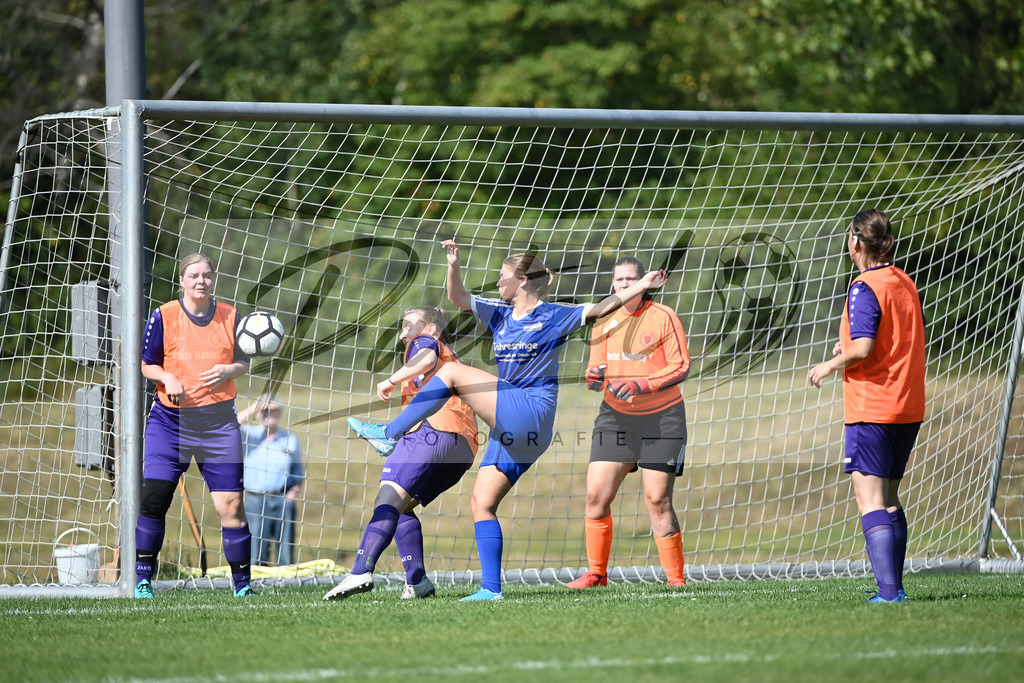 VFBGRE20200816_0062 | Fussball, Frauen:   bei dem Testspiel zwischen VfB Schinkel und TSG 07 Burg Gretesch IV auf der Sportanlage am Zuschlag am 16.08.2020 in Osnabrueck, Deutschland. - Realisiert mit Pictrs.com