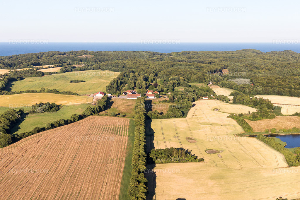 Aerial view: Klintholm Mon (DK), Klintholm Gods in Borre in the state Zealand, Denmark. – Photo: IMG_108528.jpg taken on 07/04/2018 by Werner Riehm/FLY-FOTO.com – Resolution of the original: 5306 x 3537 px