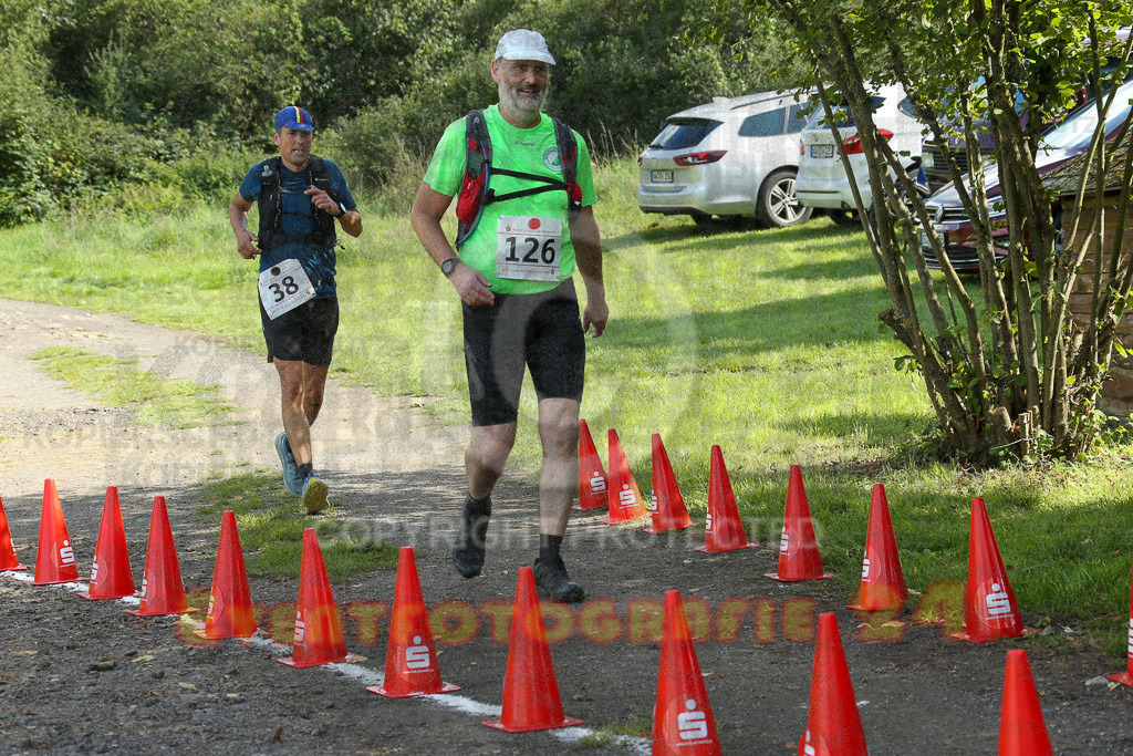 230826_1552_EX1_1462 | Sportfotografie im Rhein-Sieg Kreis, Köln, Bonn, NRW, Rheinland Pfalz, Hessen, etc. Unser Tätigkeitsfeld umfasst den Laufsport vom Volkslauf über den Marathon, Duathlon, Triathon bis zum Ultralauf wie Kölnpfad Ultra oder Schindertrail.