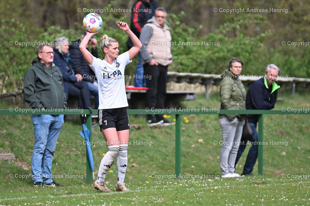 Fußball I Frauen I Saison 2024-25 I Oberliga I FC Jesteburg-Bendestorf - SpVg Aurich Frauen I 13.4.2025 | a-hannig - Realisiert mit Pictrs.com