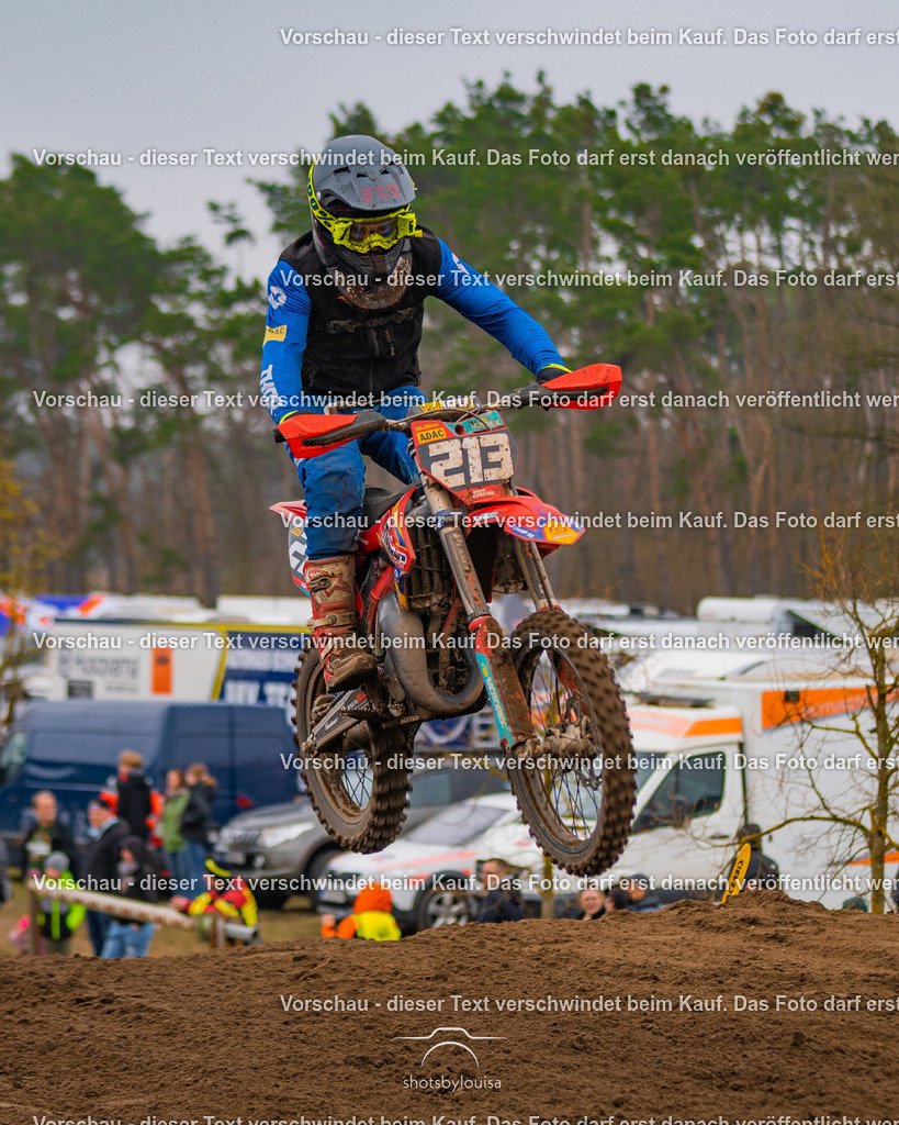 20260412_MCCBensdorf-1427 | Sportfotografin aus Berlin-Brandenburg mit Fokus auf Motocross. Ich halte deine sportliche Leistung und echte Emotionen auf und neben der Strecke professionell fest. Entdecke die Fotos von deinem Rennen und bestelle sie direkt hier im Shop.