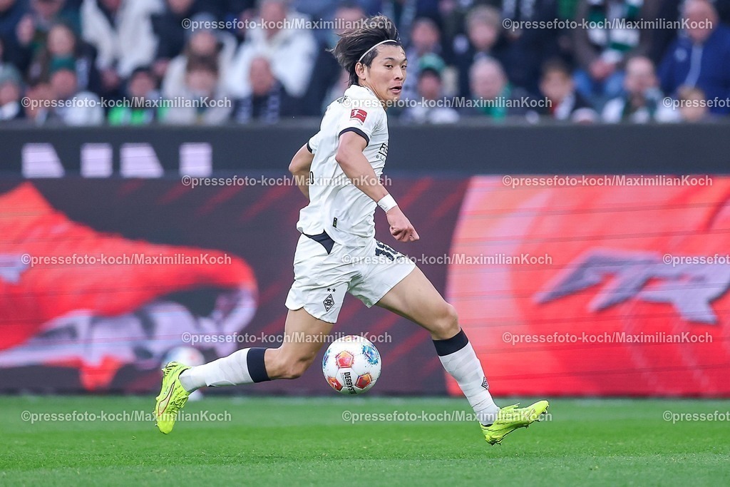 BMG13122502020 | 13.12.2025, Fußball, Borussia Mönchengladbach - VfL Wolfsburg, 1. Fußball Bundesliga, 14.Spieltag, Borussia-Park, Saison 2025 2026: Shuto Machino&nbsp;(Borussia Mönchengladbach #18)  DFB regulations prohibit any use of photographs as image sequences and or quasi-video.