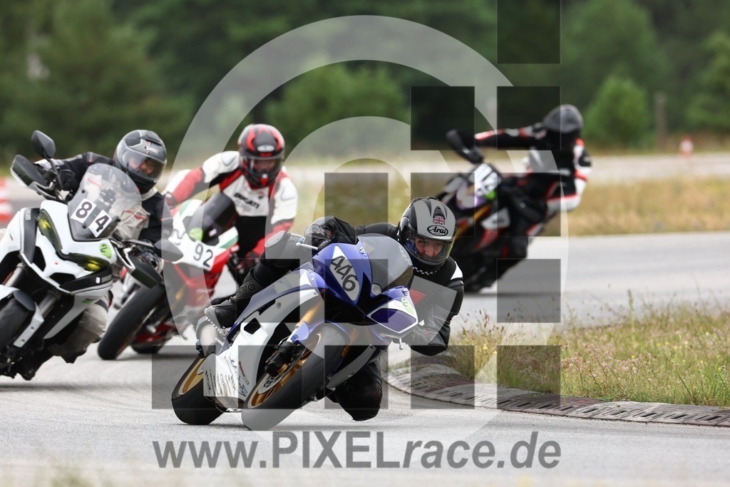 0084-20240712_02056 | Schöne Erinnerungen an spannende Momente - das festzuhalten ist unser Job. PIXELrace.de ist seit 2003 auf den Rennstrecken Europas unterwegs um die Action draußen beim Fahren und die wunderbare Stimmung imm Fahrerlager für euch einzufangen.