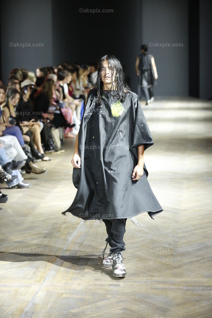 LML Studio auf der  MBFW Spring/Summer 2023 | Mercedes-Benz Fashion Week (MBFW)  Frühling / Sommer 2023 im Hotel Telegraphenamt Berlin in Berlin-Mitte. Die Kollektionen von LML Studio auf der MBFW Spring/Summer 2023. Das Bild zeigt Models mit der Kollektion von LML Studio.